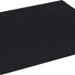 LOGITECH TAPIS DE SOURIS GAMING PAD G740 avec une surface lisse en tissu traité et une base antidérapante en caoutchouc.