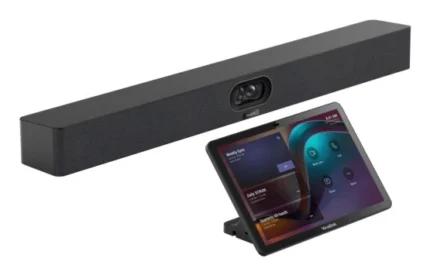 Yealink MeetingBar A40 (A40-031) offrant une qualité vidéo Ultra HD 4K, des haut-parleurs stéréo et 8 microphones pour un son cristallin dans les salles de réunion professionnelles