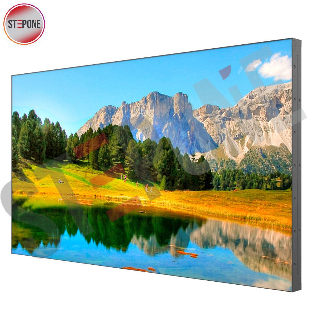 'image 2X2 55 pouces Détail des écrans UNIVIEW 55 pouces assemblés en mur d’image 2x2 à bord fin 3,5 mm