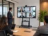 Support TV mobile en salle de réunion pour visioconférence