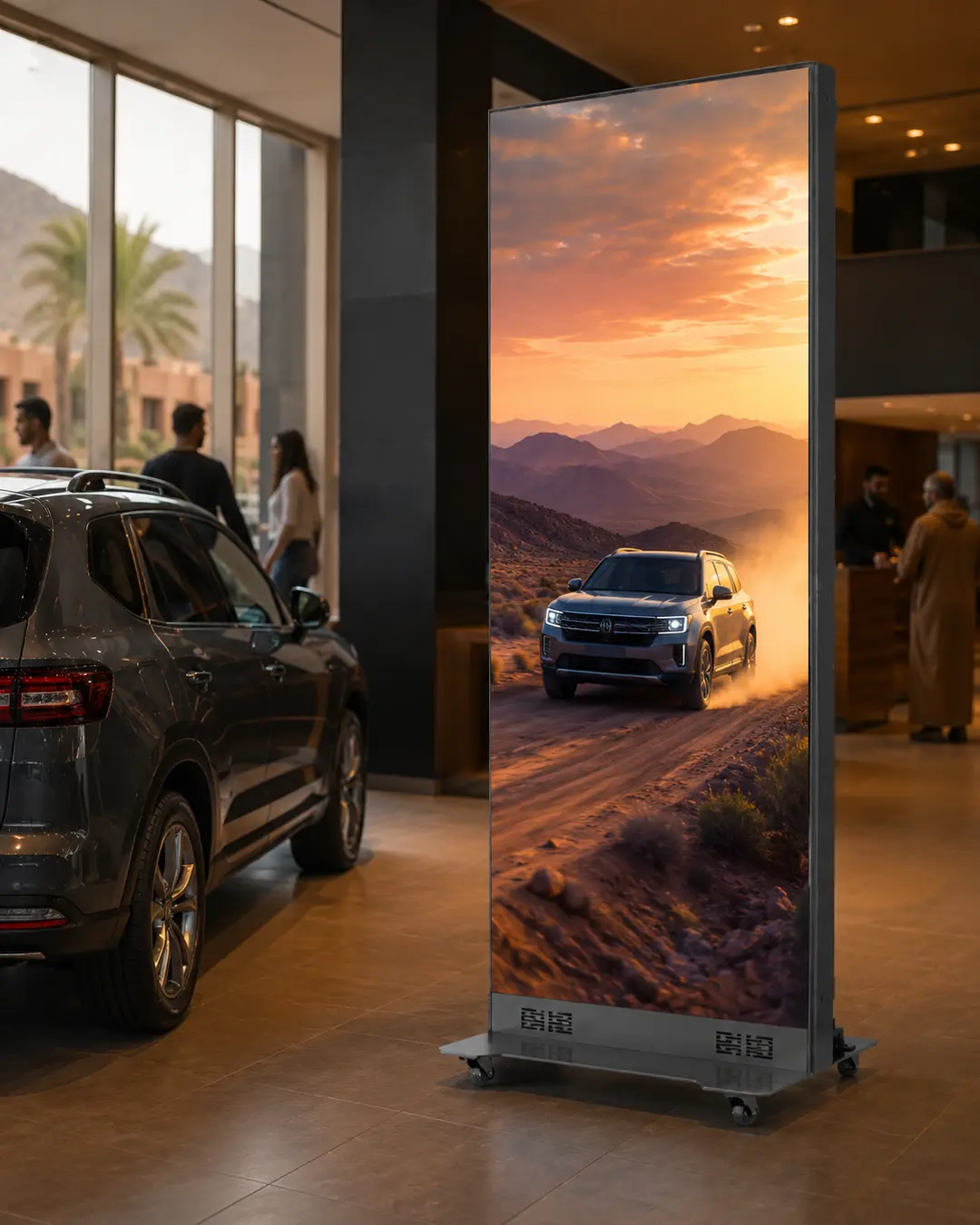 use case poster led showroom mobile | Poster LED mobile P1.8 – Roll-up numérique professionnel Poster LED vertical dans un showroom automobile – version mobile